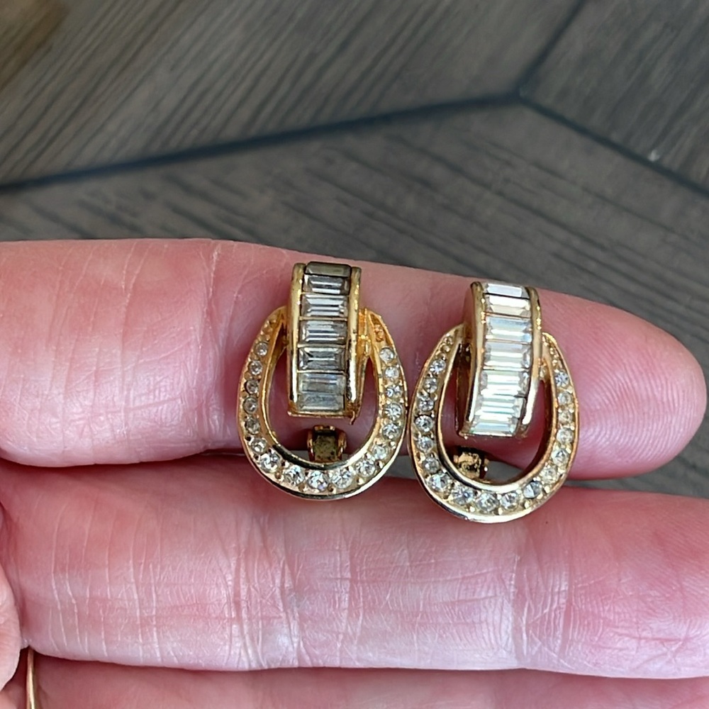 Vintage CHRISTIAN DIOR Door Knocker Clip On Earrings Gold Rhinestone Signed 70’s - Picture 13 of 17